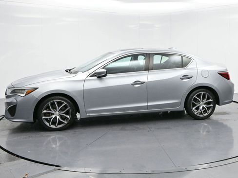 Used 2019 Acura ILX w/ Technology Package image 4
