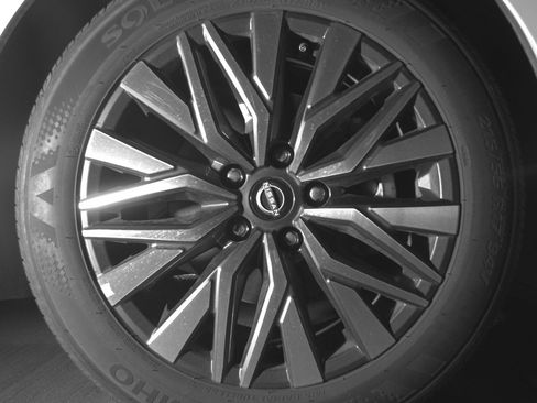 Used 2025 Nissan Altima 2.5 SV image 13