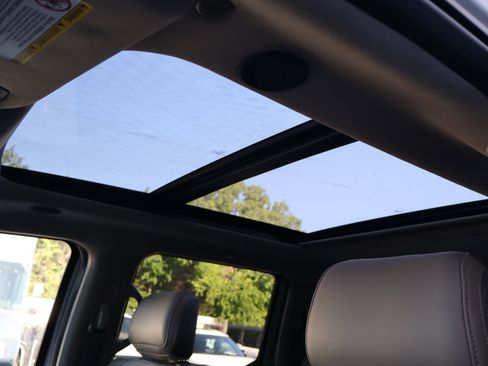 Used 2025 Ford F450 Platinum w/ Platinum Plus Package image 27