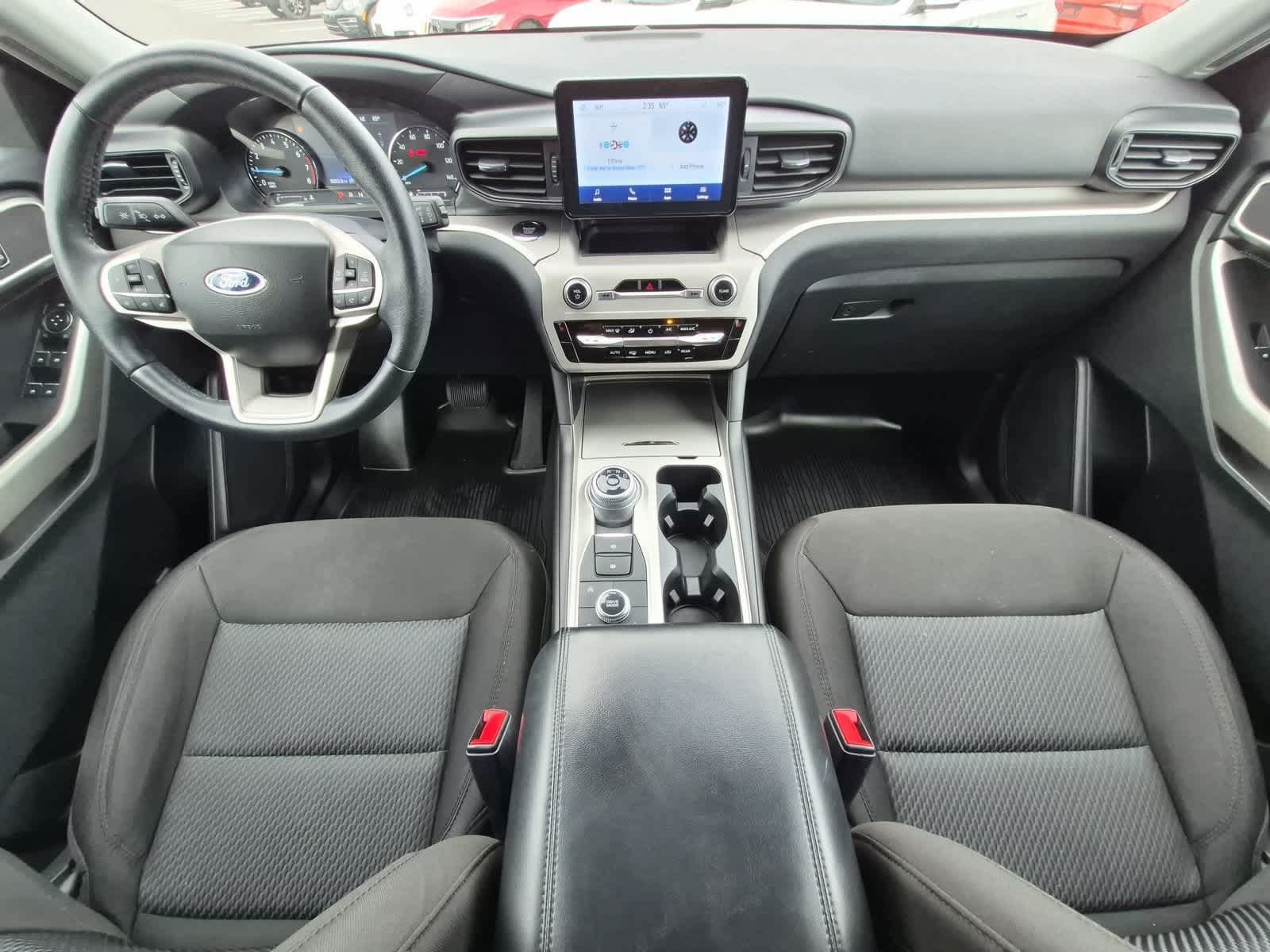 Used 2023 Ford Explorer XLT AWD/4WD image 15