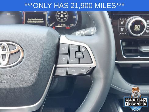 Used 2024 Toyota Highlander Platinum AWD/4WD image 30
