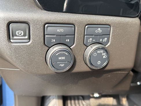 Used 2024 Chevrolet Silverado 1500 LT AWD/4WD image 27
