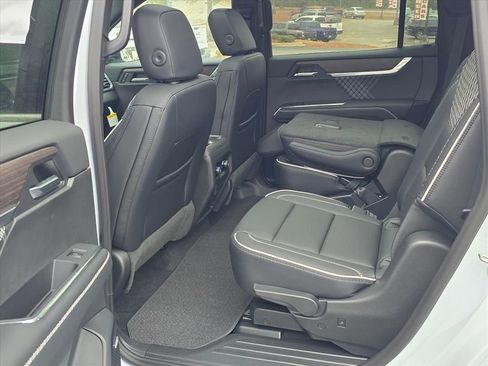 New 2026 GMC Acadia Denali w/ Super Cruise Package image 5