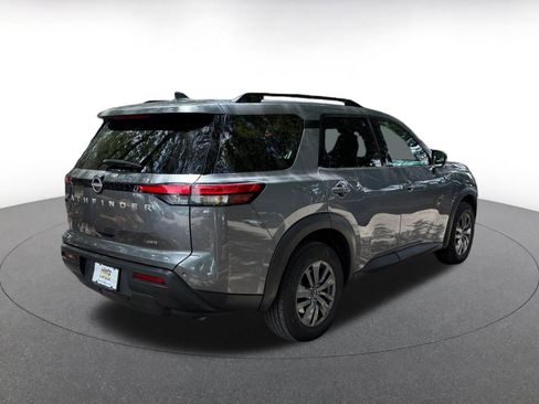 Used 2025 Nissan Pathfinder SV AWD/4WD image 12