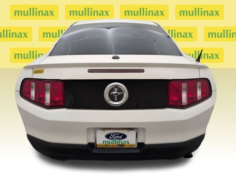 Used 2010 Ford Mustang Premium image 29