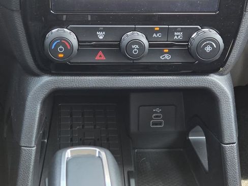 New 2025 Ford Ranger XLT w/ Chrome Accent Package AWD/4WD image 16