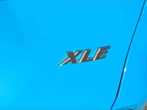 Used 2021 Toyota RAV4 XLE FWD image 10