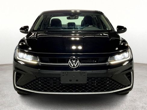 Used 2025 Volkswagen Jetta SE image 5