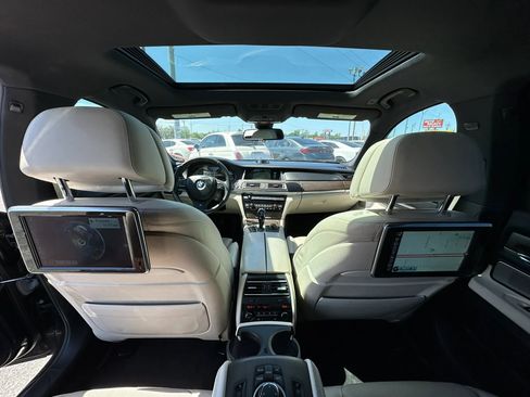 Used 2013 BMW 740i image 59