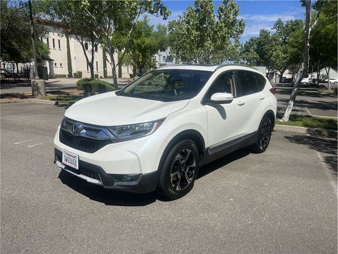 Used 2017 Honda CR-V Touring image 3