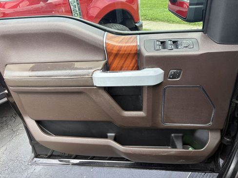 Used 2019 Ford F150 King Ranch w/ Equipment Group 601A Luxury AWD/4WD image 3