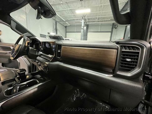 Used 2024 Chevrolet Silverado 1500 High Country w/ Technology Package image 26