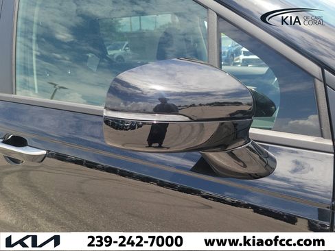 New 2026 Kia Carnival EX FWD image 8
