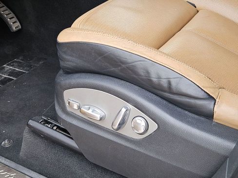 Used 2014 Porsche Cayenne Turbo image 15