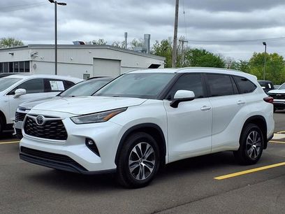 Used 2023 Toyota Highlander XLE