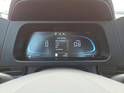 Used 2025 Hyundai Elantra Sport FWD image 28