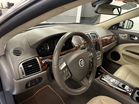 Used 2011 Jaguar XK Convertible image 46