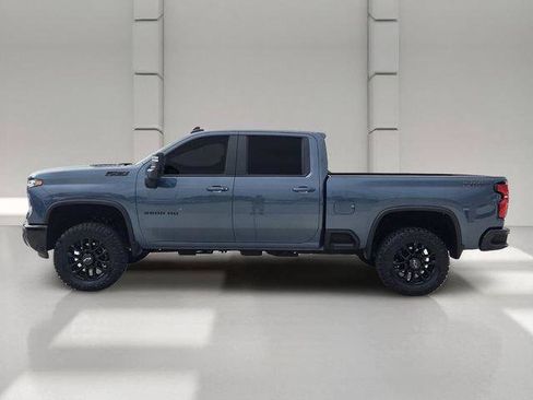 Used 2025 Chevrolet Silverado 2500 LT w/ Trail Boss Package AWD/4WD image 2