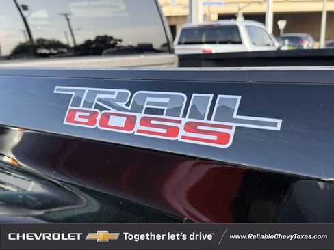 Used 2024 Chevrolet Silverado 1500 Custom Trail Boss w/ LPO, Dark Essentials Package AWD/4WD image 12