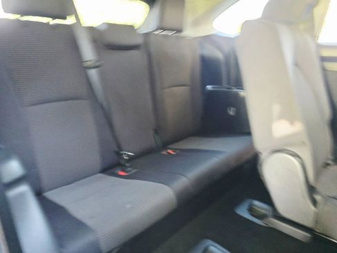 Used 2020 Toyota Highlander LE image 35