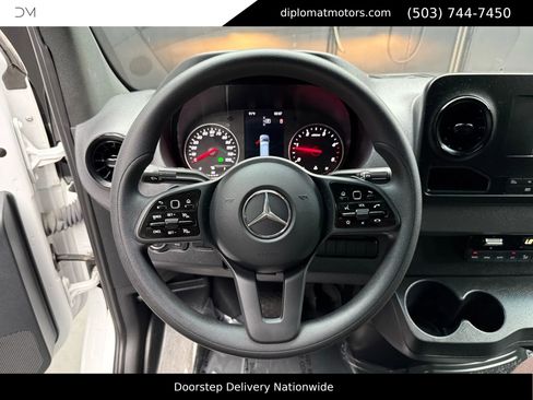 Used 2024 Mercedes-Benz Sprinter 2500 image 22