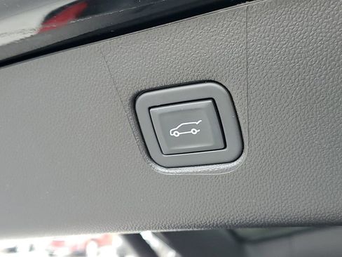 Certified 2024 Chevrolet Blazer LT w/ Convenience Package FWD image 32