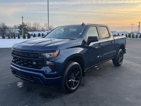 Used 2022 Chevrolet Silverado 1500 Custom image 3