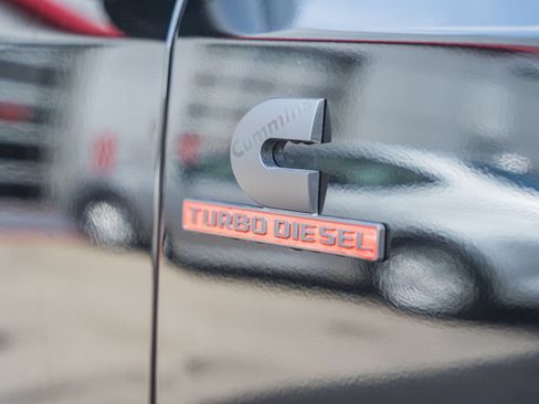 New 2026 RAM 3500 Laramie AWD/4WD image 17