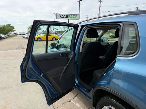 Used 2018 Volkswagen Tiguan Limited image 19