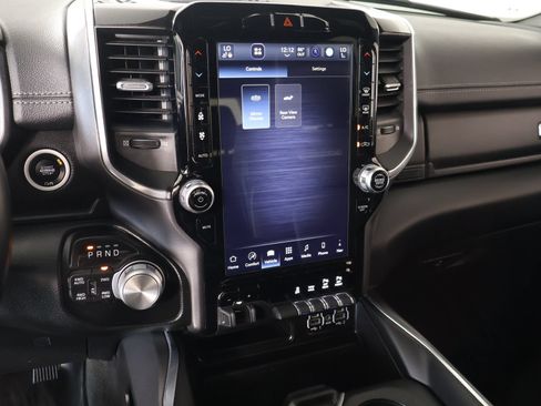 Used 2022 RAM 1500 Laramie AWD/4WD image 5