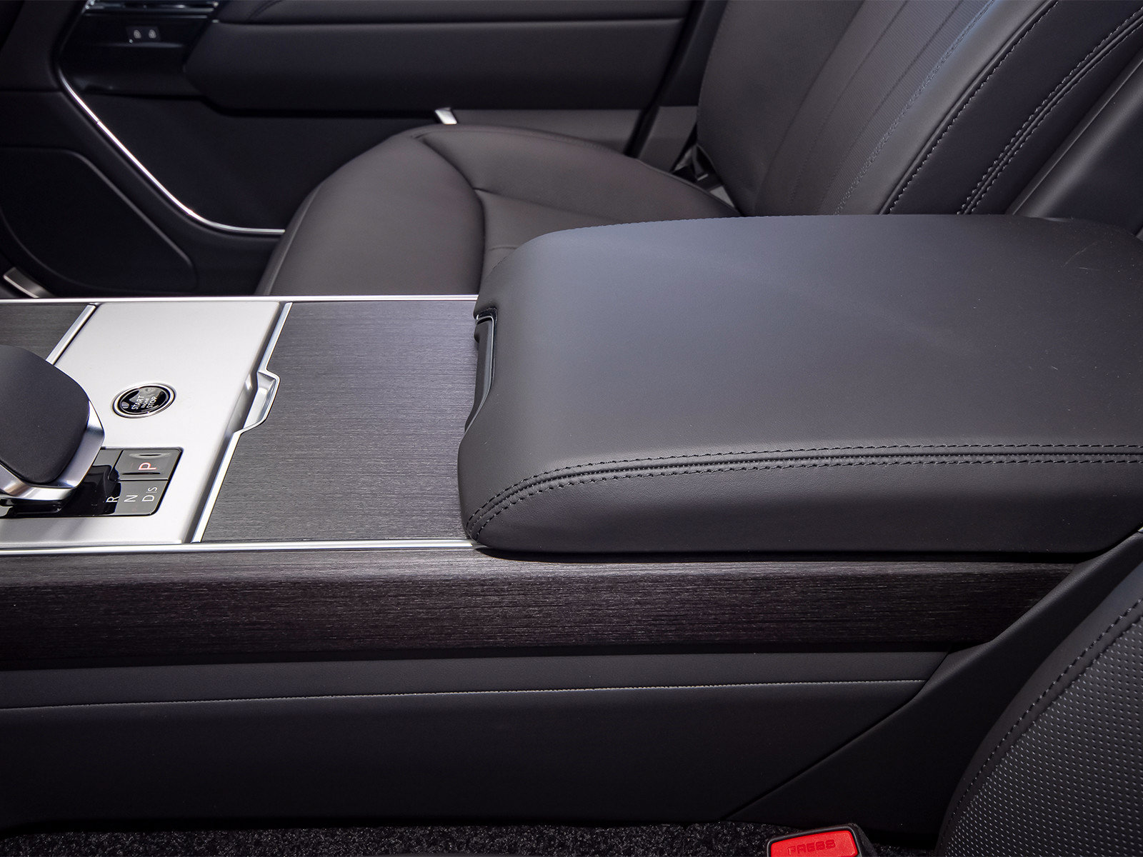 New 2026 Land Rover Range Rover SE AWD/4WD image 30
