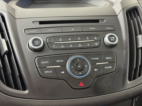 Used 2017 Ford Escape SE w/ SE Sport Appearance Package image 20