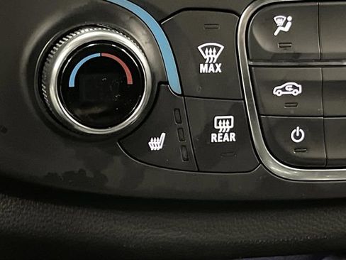 Used 2023 Chevrolet Traverse RS image 8