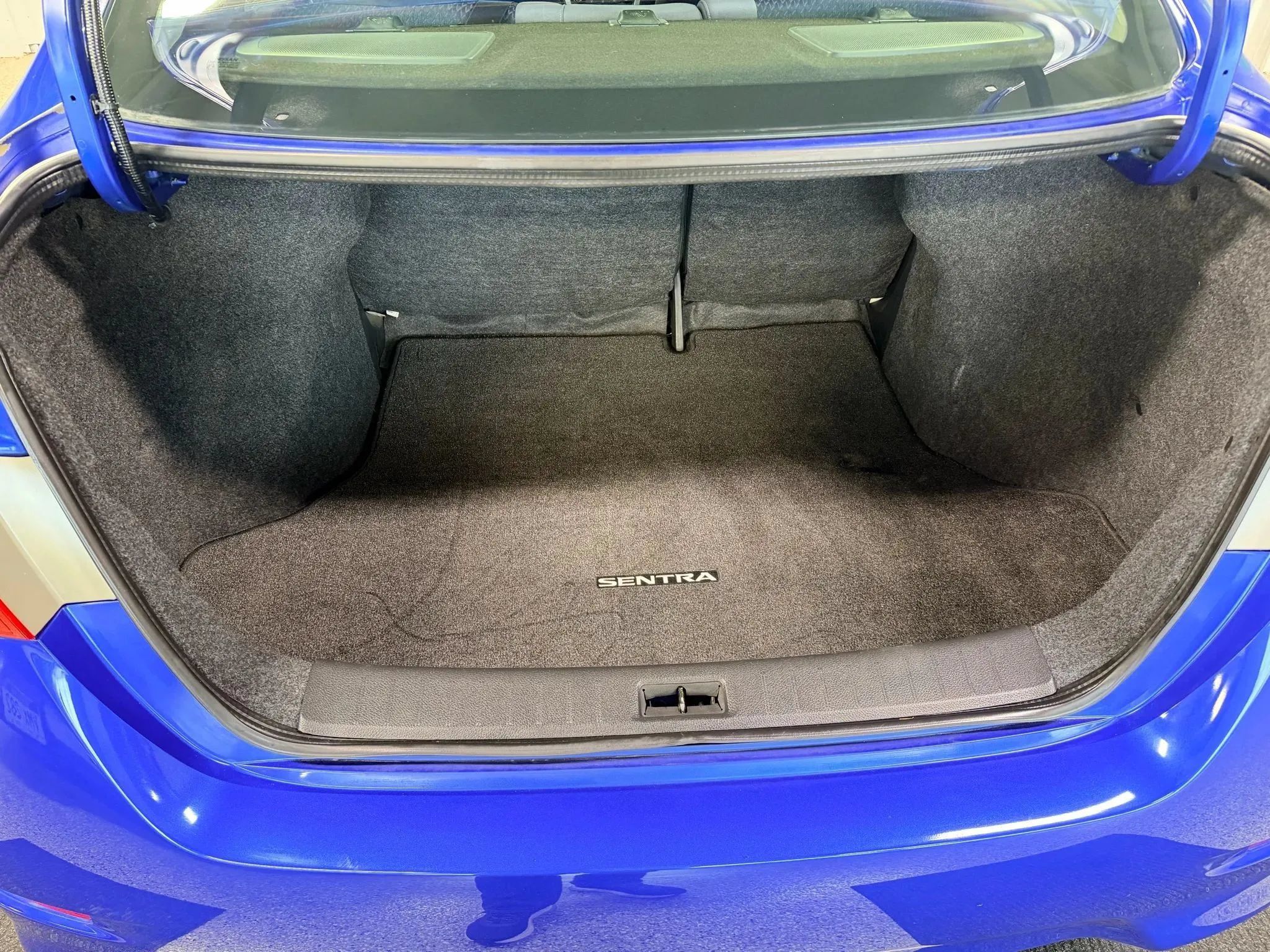 Used 2015 Nissan Sentra SR w/ Electronics Package FWD image 13