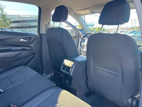 Used 2023 Chevrolet Equinox LT image 42