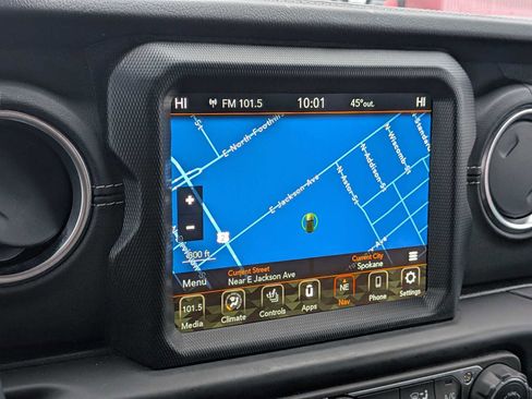 Used 2023 Jeep Wrangler Sahara w/ Cold Weather Group image 28