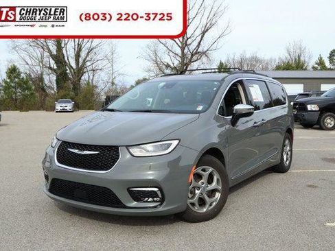 Certified 2023 Chrysler Pacifica Limited image 1