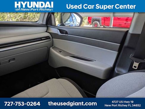 Used 2025 Hyundai Palisade SE FWD image 21