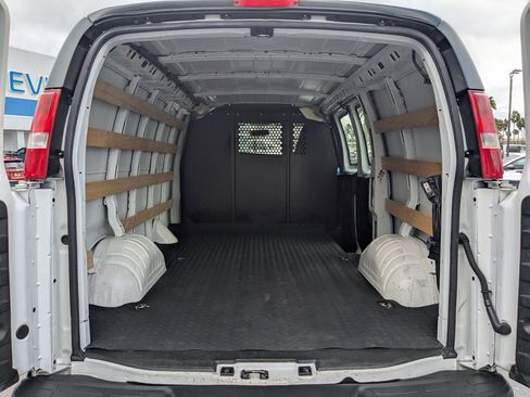 Used 2023 Chevrolet Express 2500 w/ Driver Convenience Package image 13