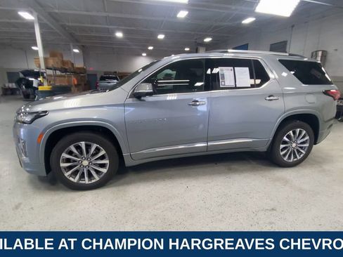 Used 2023 Chevrolet Traverse Premier AWD/4WD image 6