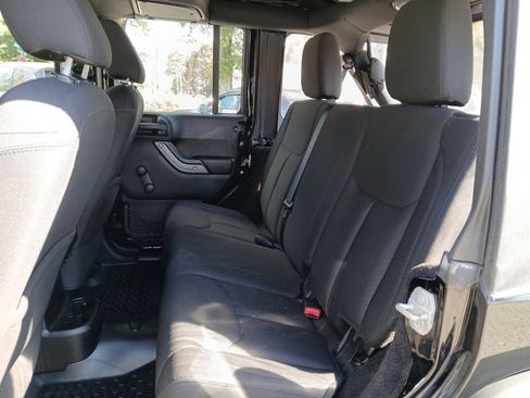 Used 2015 Jeep Wrangler Unlimited Sport image 10