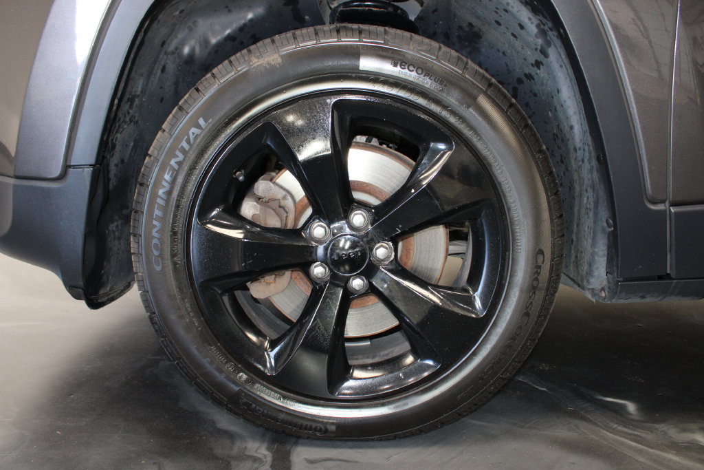 Used 2017 Jeep Cherokee Limited FWD image 22