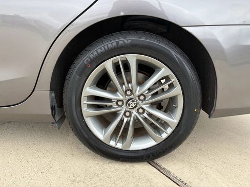 Used 2017 Toyota Camry SE image 30