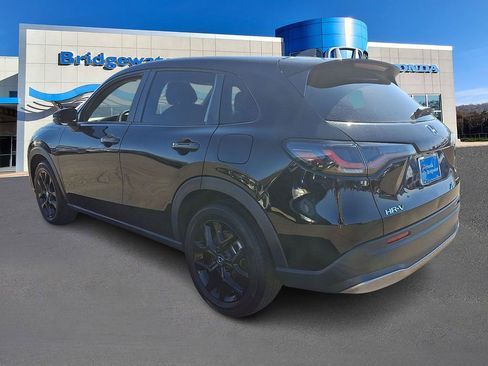 Used 2023 Honda HR-V Sport image 4