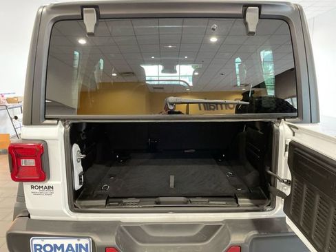 Used 2025 Jeep Wrangler Unlimited Rubicon image 14