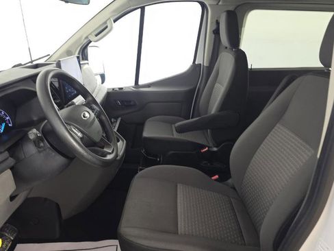 Used 2023 Ford Transit 350 XLT image 3