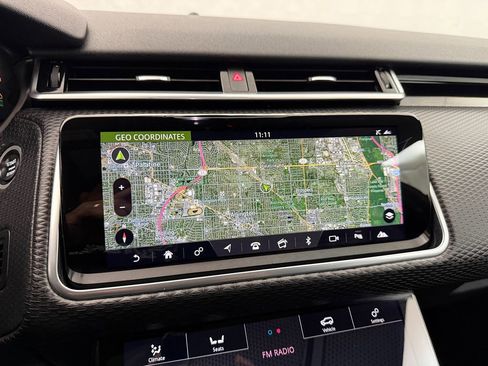 Used 2018 Land Rover Range Rover Velar S image 25