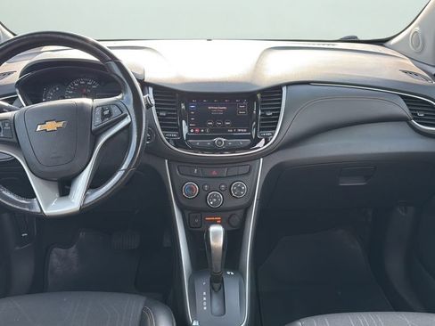Used 2022 Chevrolet Trax LT w/ Driver Confidence Package AWD/4WD image 19