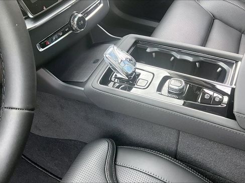 New 2026 Volvo XC90 T8 Ultra w/ Lounge Package AWD/4WD image 32