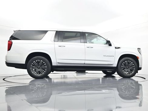 Used 2022 GMC Yukon XL SLT w/ SLT Premium Package AWD/4WD image 30